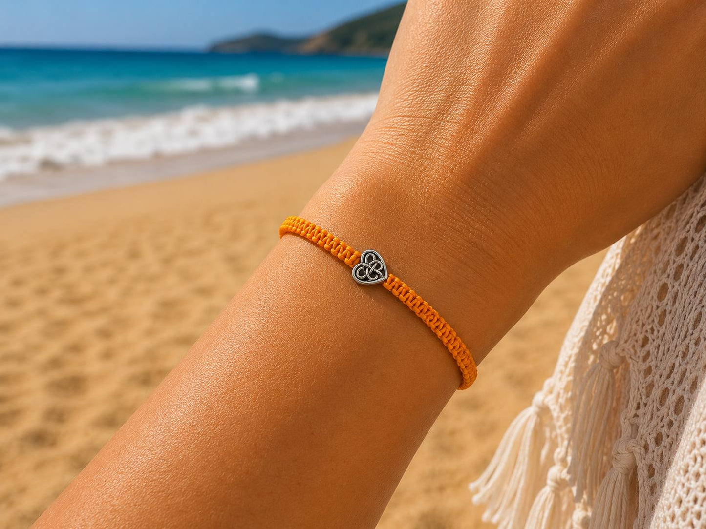 Makramee Armband Herz mit Schmetterling – Verstellbares Edelstahl Armband | 38 Bandfarben & 5 Größen