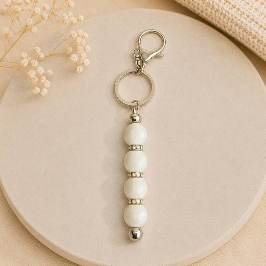 Boho Schlüsselanhänger Weiß – Taschenanhänger aus Edelstahl & Silikon | Handgefertigt 15 cm