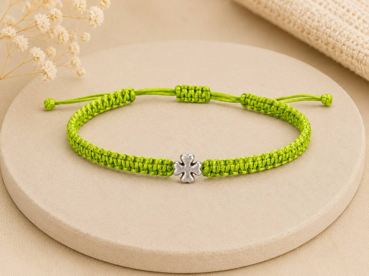 Makramee Armband Kleeblatt – Verstellbares Edelstahl Glücksarmband | 38 Bandfarben & 5 Größen